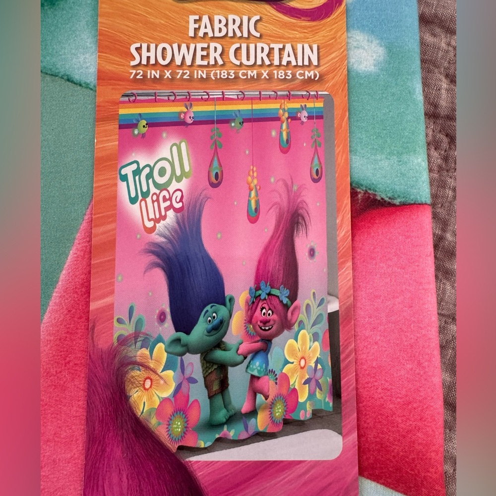 DreamWorks - Trolls ‘Troll Life’ Hugfest Fabric Shower Curtain NWT - Picture 3 of 5